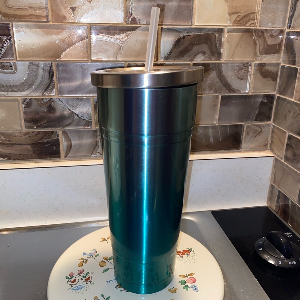 turquoise/blue cup